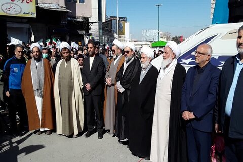 تصاویر/ حضور حماسی و یکپارچه مردم کرمانشاه در راهپیمایی یوم الله ۲۲ بهمن