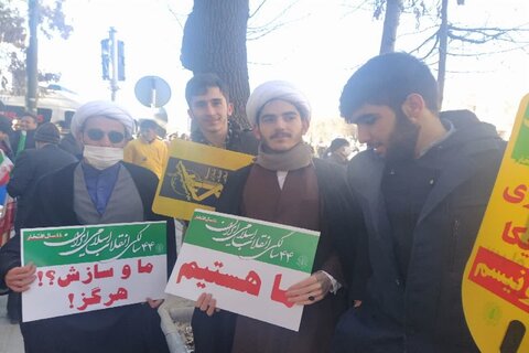 تصاویر/ حضور حماسی و یکپارچه مردم کرمانشاه در راهپیمایی یوم الله ۲۲ بهمن