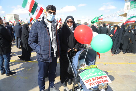 تصاویر/ راهپیمایی مردم قم در ۲۲ بهمن ۱۴۰۱ ( 2)