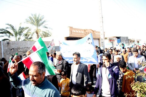 حضور نماینده ولی فقیه بوشهر در راهپیمایی روستای دویره