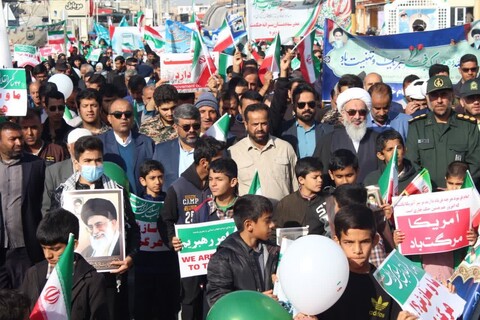 حضور نماینده ولی فقیه بوشهر در راهپیمایی روستای دویره