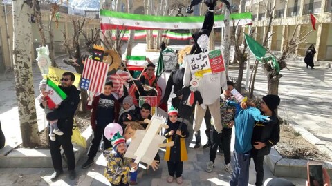 تصاویر/ حضور مردم مشهداردهال در راهپیمایی 22 بهمن