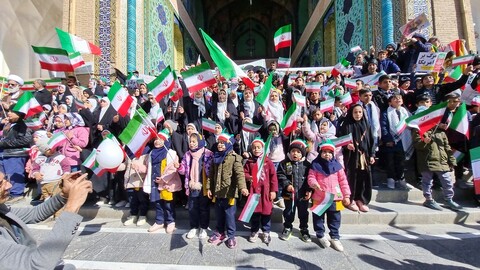 تصاویر/ حضور مردم مشهداردهال در راهپیمایی 22 بهمن