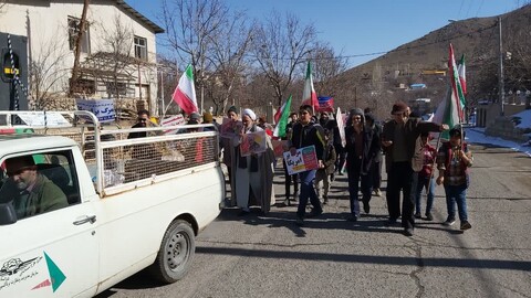 تصاویر/ حضور مردم روستای جوینان  قمصر در  راهپیمایی 22 بهمن