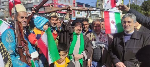 جلوه هایی ویژه از مراسم راهپیمایی یوم الله 22 بهمن در برخی شهرهای لرستان