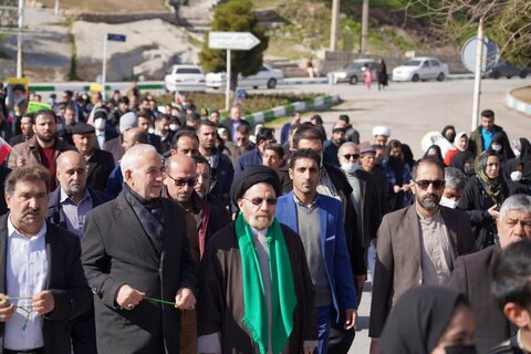 جلوه هایی ویژه از مراسم راهپیمایی یوم الله 22 بهمن در برخی شهرهای لرستان