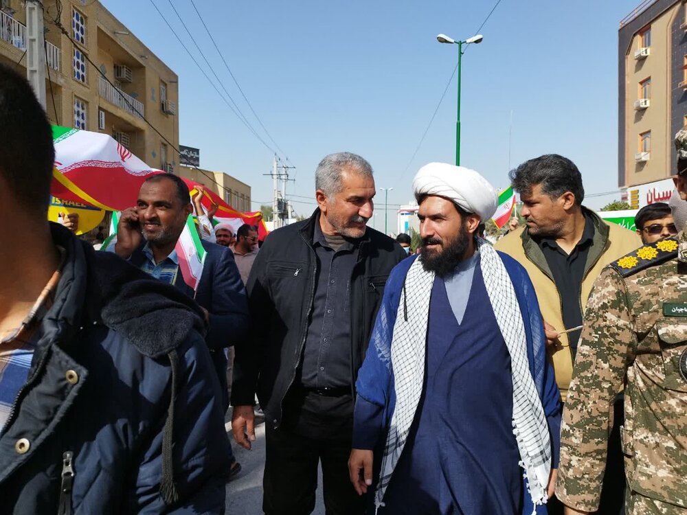 تصاویر / حضور مردم شهرستان پارسیان در راهپیمایی ۲۲ بهمن ۱۴۰۱