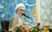 تبیین شخصیت امام خمینی(ره) لبیک به امام خامنه‌ای است