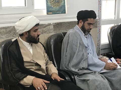 نشست مدیر منطقه‌۳ دفتر قائم حوزه‌های علمیه با کادر اجرایی مدرسه علمیه بوشهر