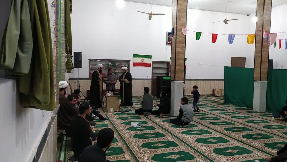 دوره طرح مطالعاتی منظومه اندیشه رهبری در حوزه علمیه کاشان برگزار شد+عکس