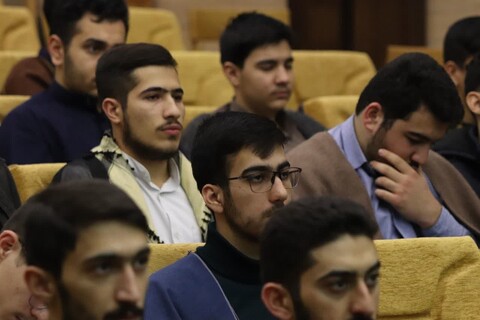 تصاویر/ نشست خوانش بیانیه گام دوم انقلاب اسلامی در مدرسه علمیه امام خامنه ای (ره) ارومیه