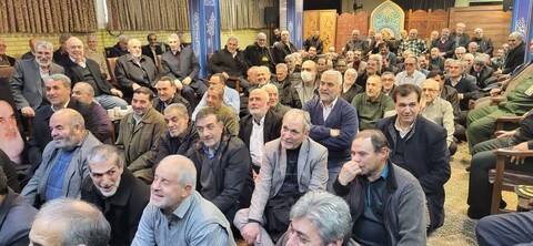 تصاویر/ دیدار فرماندهان و پاسداران پیشکسوت کمیته انقلاب اسلامی با نماینده ولی فقیه در آذربایجان شرقی