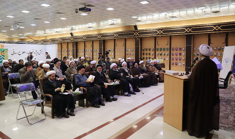 آیین افتتاحیه اولین نمایشگاه آثار منتخب علوم انسانی اسلامی به ۳۴ زبان زنده دنیا