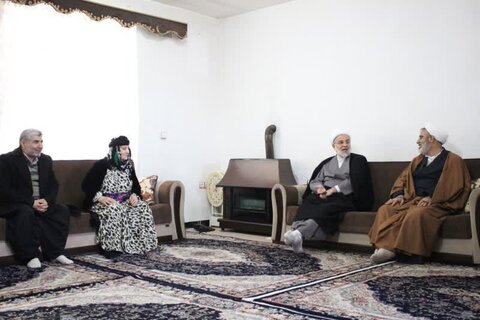 تصاویر/دیدار نماینده ولی فقیه در کردستان با خانواده مرحوم ماموستا «درستکار»