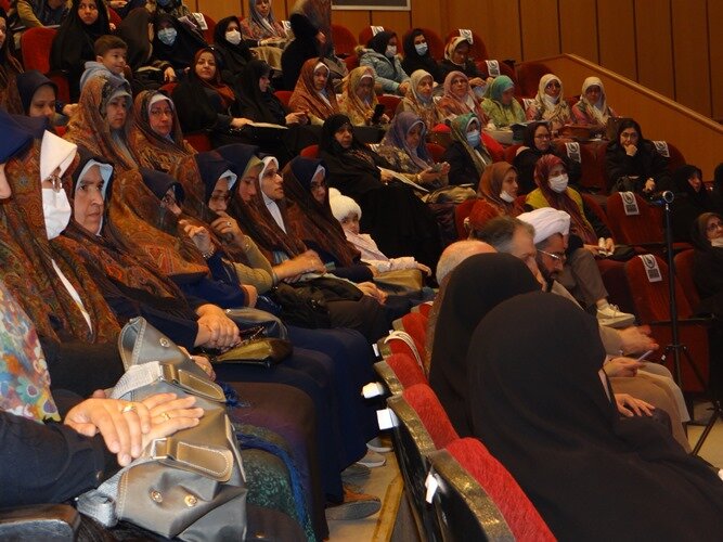 نشست بانوان فرهیخته گلستان با دبیرکل مجمع جهانی تقریب مذاهب 