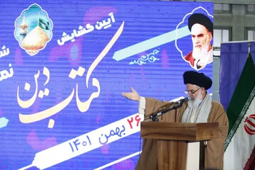 کاغذ باید با قیمت ارزان به دست ناشر برسد/ نویسندگان و ناشران رزمندگان جبهه فرهنگی کشور هستند