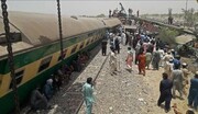 پاکستان میں ٹرین حادثے کا شکار ہو گئی؛ متعدد مسافر زخمی