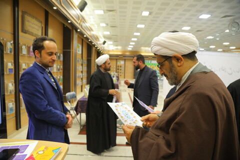 تصاویر / حضور رئیس مرکز نور در نمایشگاه آثار منتخب علوم انسانی اسلامی به ۳۴ زبان زنده دنیا