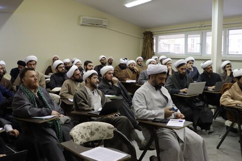 تصاویر/ سومین فصل از دوره پودمانی تعالی ویژه اساتید حوزه های علمیه در مشهد مقدس