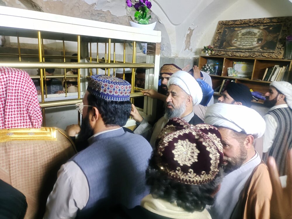 پاکستان کے جید علماء، سادات اور محققین کے وفد کی بغداد میں مقدس مقامات پر حاضری