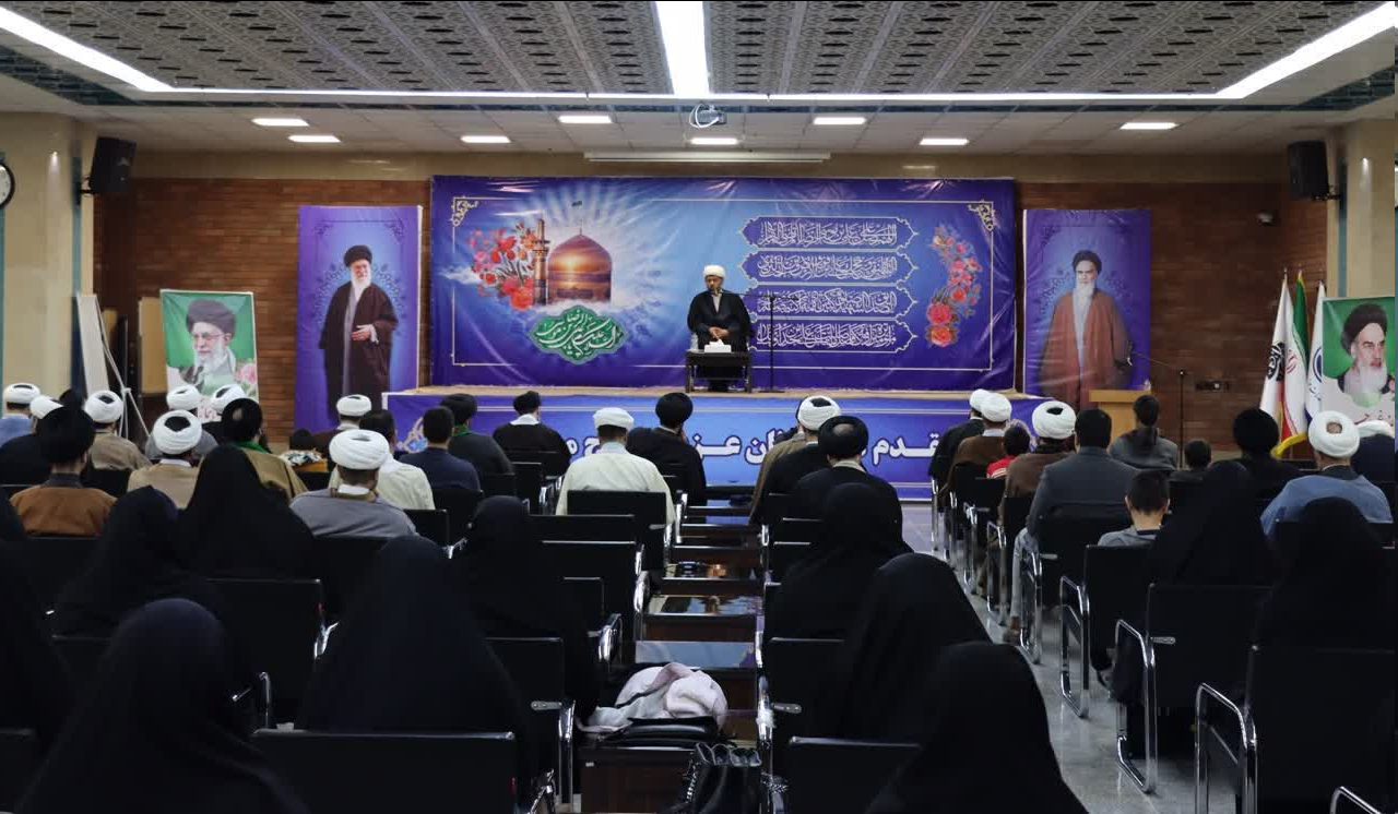 نخستین نشست «امامان شهید حرم رضوی» آغاز شد