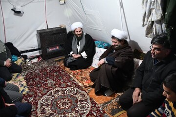 تصاویر/ بازدید امام جمعه شهرستان خوی از مناطق زلزله زده روستای وار