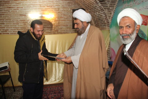 تصاویر / تجلیل از گروه اول از خانواد ه طلاب مدارس علمیه استان قزوین