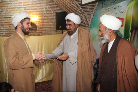 تصاویر / تجلیل از گروه اول از خانواد ه طلاب مدارس علمیه استان قزوین