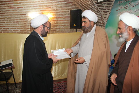 تصاویر / تجلیل از گروه اول از خانواد ه طلاب مدارس علمیه استان قزوین