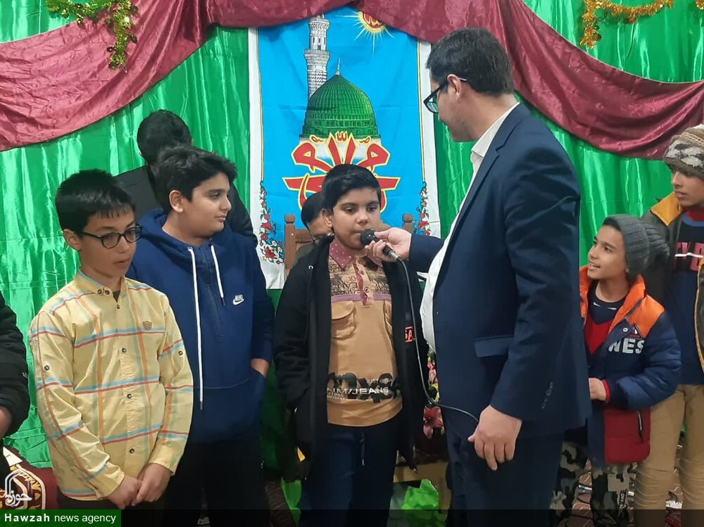 محفل انس با قرآن کریم در دشت انقلاب کاشان برگزار شد+ عکس