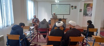 نشست علمی ابزار های جهاد تبیین در مدرسه علمیه صالح آباد رشت برگزار شد