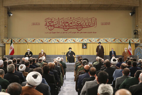 تصاویر/ دیدار جمعی از مسئولان نظام و سفیران کشورهای اسلامی با رهبر معظم انقلاب