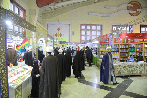 تصاویر/چهارمین روز ششمین نمایشگاه کتاب دین