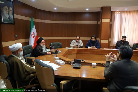 بالصور/ مؤتمر صفحي لشرح برامج المؤتمر الحادي عشر لمجلس خبراء القيادة في إيران بقم المقدسة