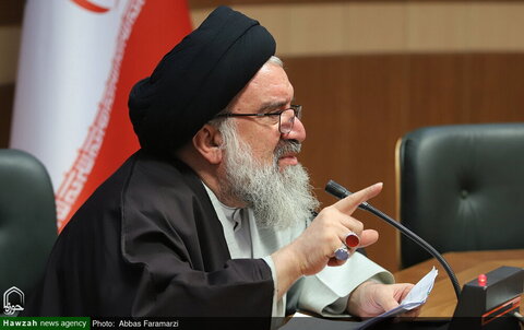 بالصور/ مؤتمر صفحي لشرح برامج المؤتمر الحادي عشر لمجلس خبراء القيادة في إيران بقم المقدسة