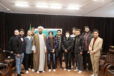 تصاویر / دیدار صمیمی جمعی از دانشجویان با نماینده ولی فقیه در استان همدان