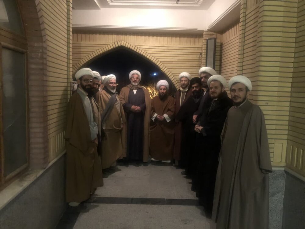 سفر معاون حوزه های علمیه کشور به مناطق زلزله زده خوی + عکس