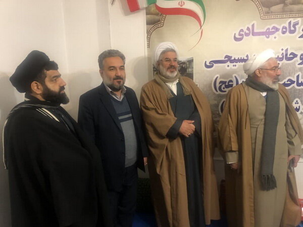 سفر معاون حوزه های علمیه کشور به مناطق زلزله زده خوی + عکس