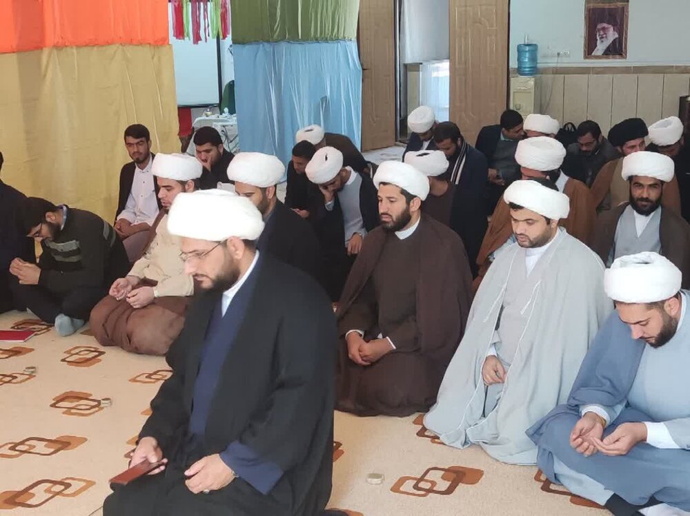 برگزاری کارگاه «فنون انتقال مفاهیم دینی به مخاطب» ویژه طلاب هویزه + عکس