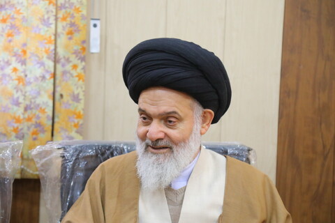 تصاویر /حضور آیت الله حسینی بوشهری در نمایشگاه کتاب دین