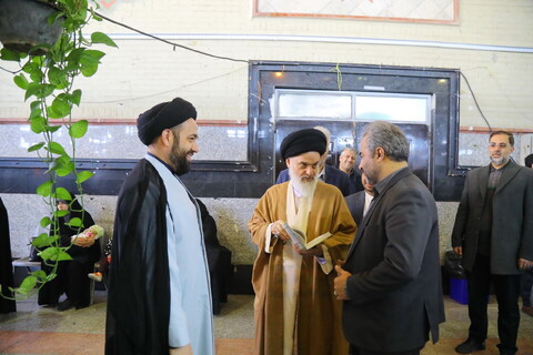 تصاویر /حضور آیت الله حسینی بوشهری در نمایشگاه کتاب دین