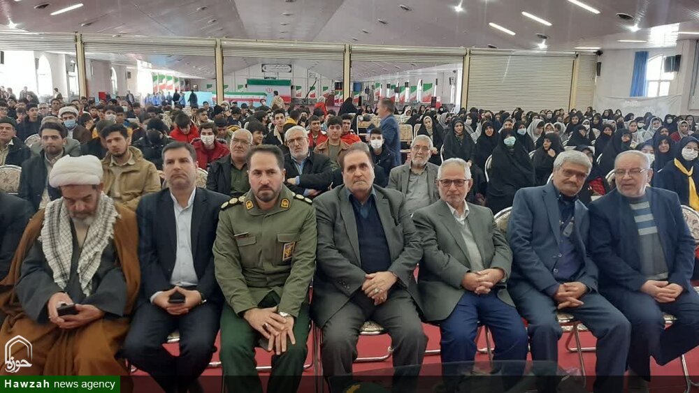 روحانیت همواره پیشقراول مبارزه و جهاد بودند / تقدیم ۱۴ شهید روحانی توسط مردم نهاوند به انقلاب اسلامی