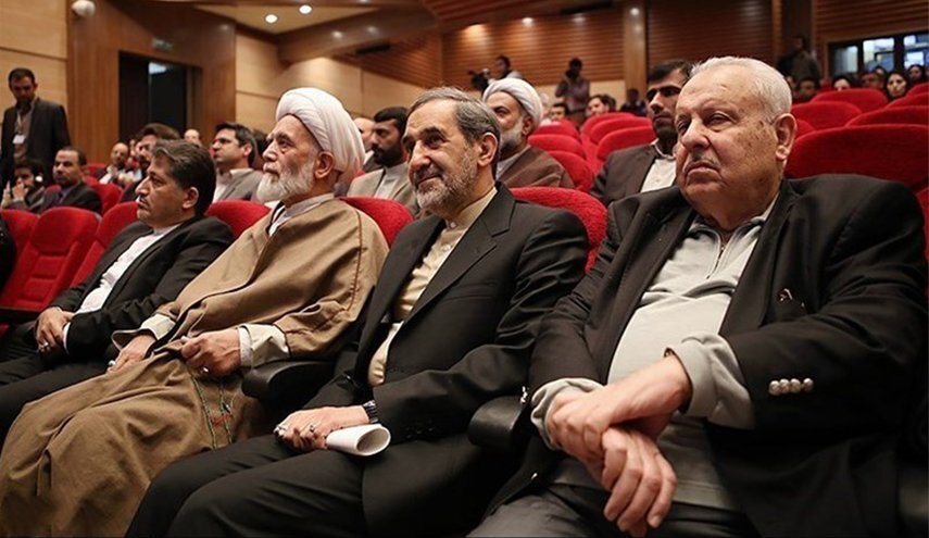 ولايتي: الفقيد 'الزواوي' كان صامدا في الدفاع عن أهداف الشعب الفلسطيني ولايتي: الفقيد 'الزواوي' كان صامدا في الدفاع عن أهداف الشعب الفلسطيني