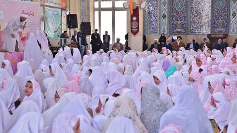 مراسم جشن تکلیف دختران دانش‌آموز با حضور نماینده رهبر معظم انقلاب اسلامی در استان البرز