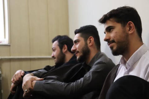 تصاویر/ نشست عمومی مدیر مدرسه علمیه امام خمینی (ره) ارومیه با طلاب این مدرسه