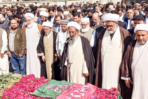 معروف دانشور سید ثاقب اکبر نقوی مرحوم کی نماز جنازہ ادا، آہوں اور سسکیوں میں سپردخاک