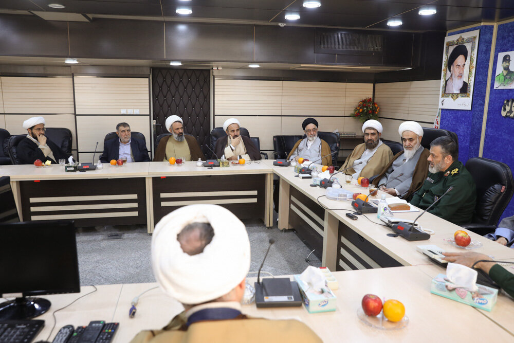 دیدار مدیر حوزه علمیه قزوین با فرماندهی سپاه صاحبالامر+ عکس