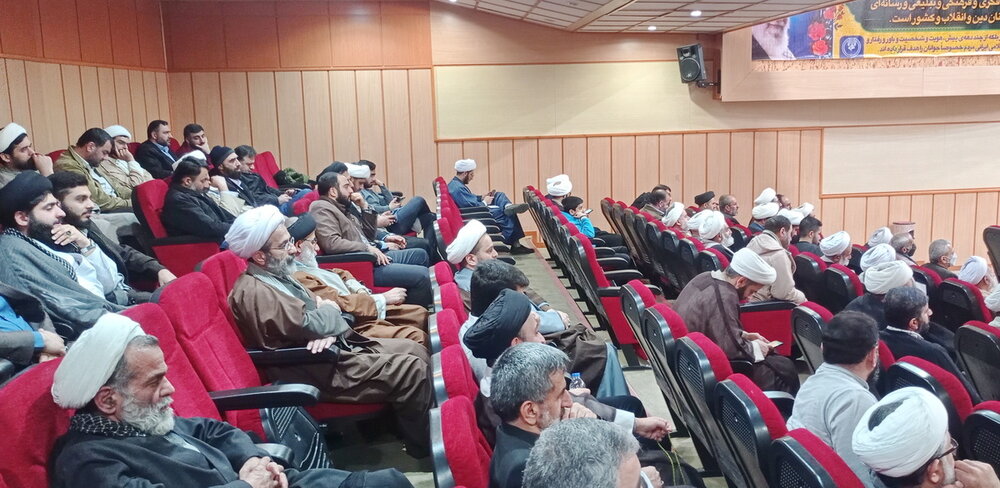 برای ساخت آینده ایران، نیازمند افراد مُقتدر معنوی هستیم/کانون های مولد بی عفتی مانع هویت یابی نسل جوان می شوند