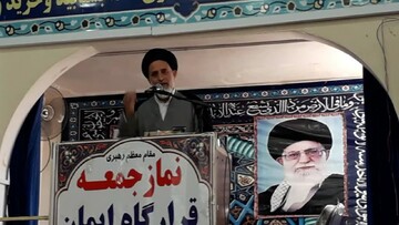 صدا و سیما و صاحبان تریبون بیانیه گام دوم را تبیین کنند