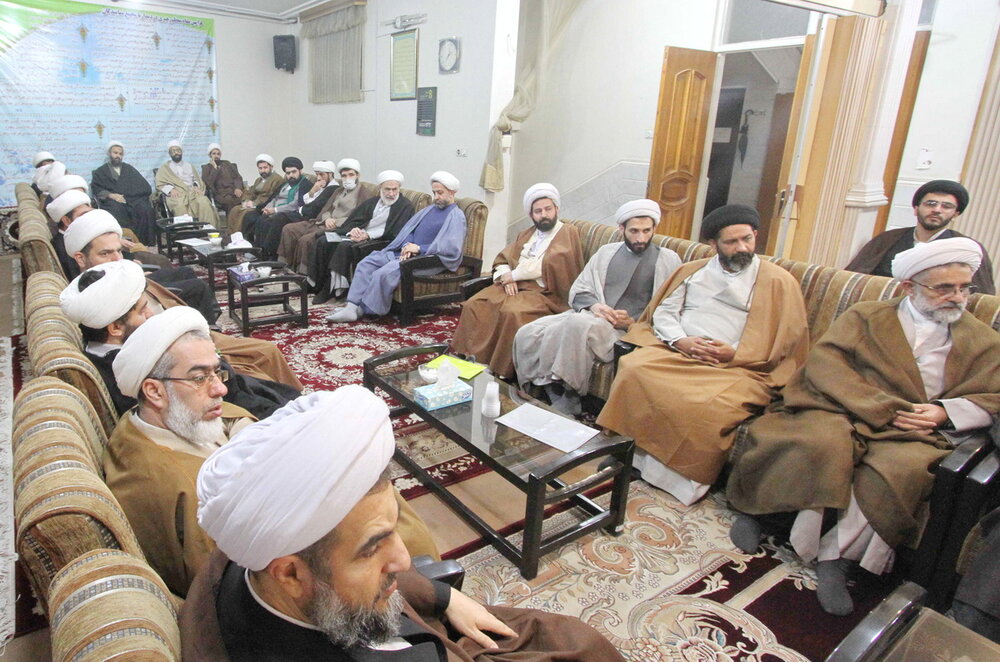 نشست توجیهی نمایندگان جدید دوره نهم مجمع نمایندگان طلاب برگزار شد